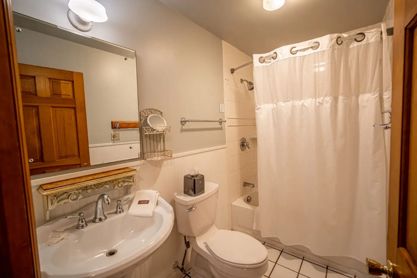Room 16 - Bathroom | AlbergoAllegriaHotel | Windham New York